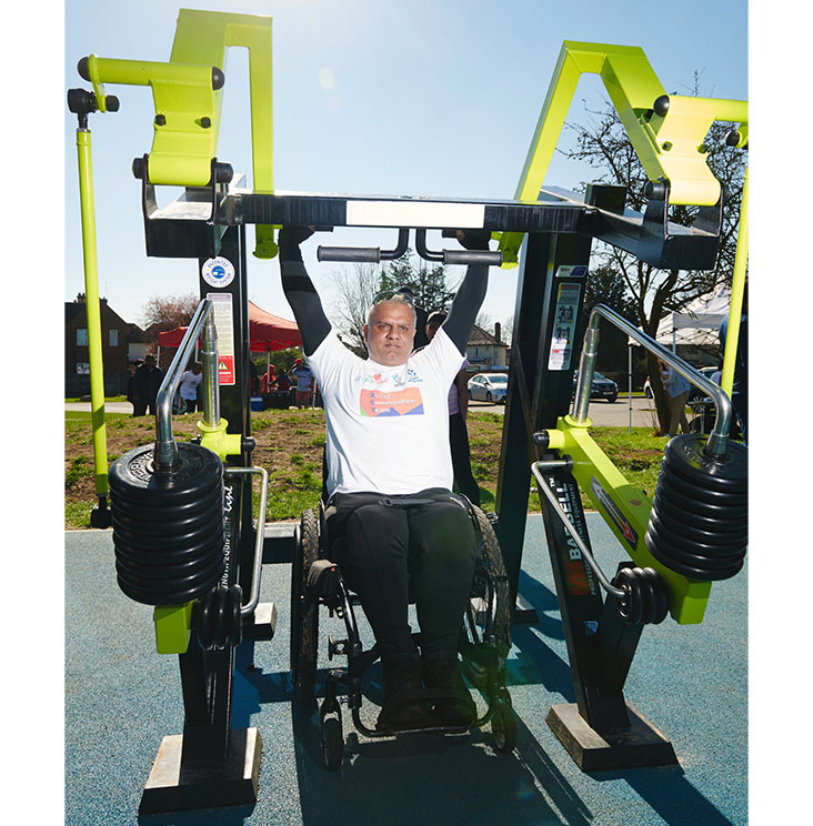 MB7_29_3_Outdoor-Gym_Tgo-Weights_Seated-Shoulder-Press_Wheelchair-user_G3